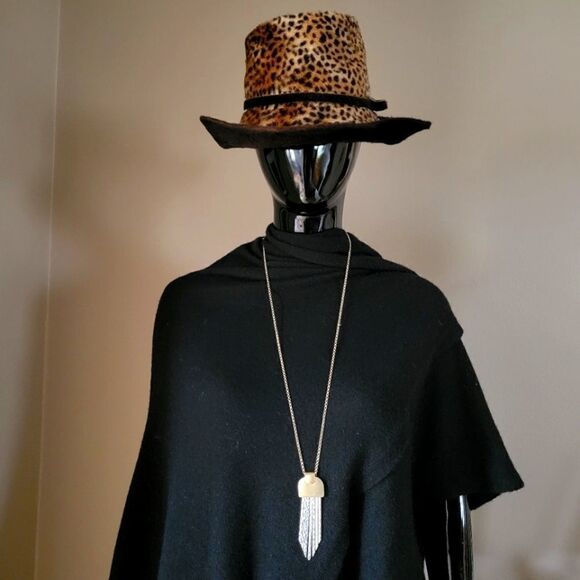 Long mixed metal Pendant NWOT - Picture 2 of 5